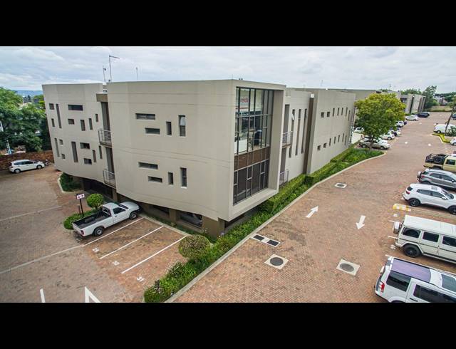 160M² OFFICE FOR SALE IN FOURWAYS